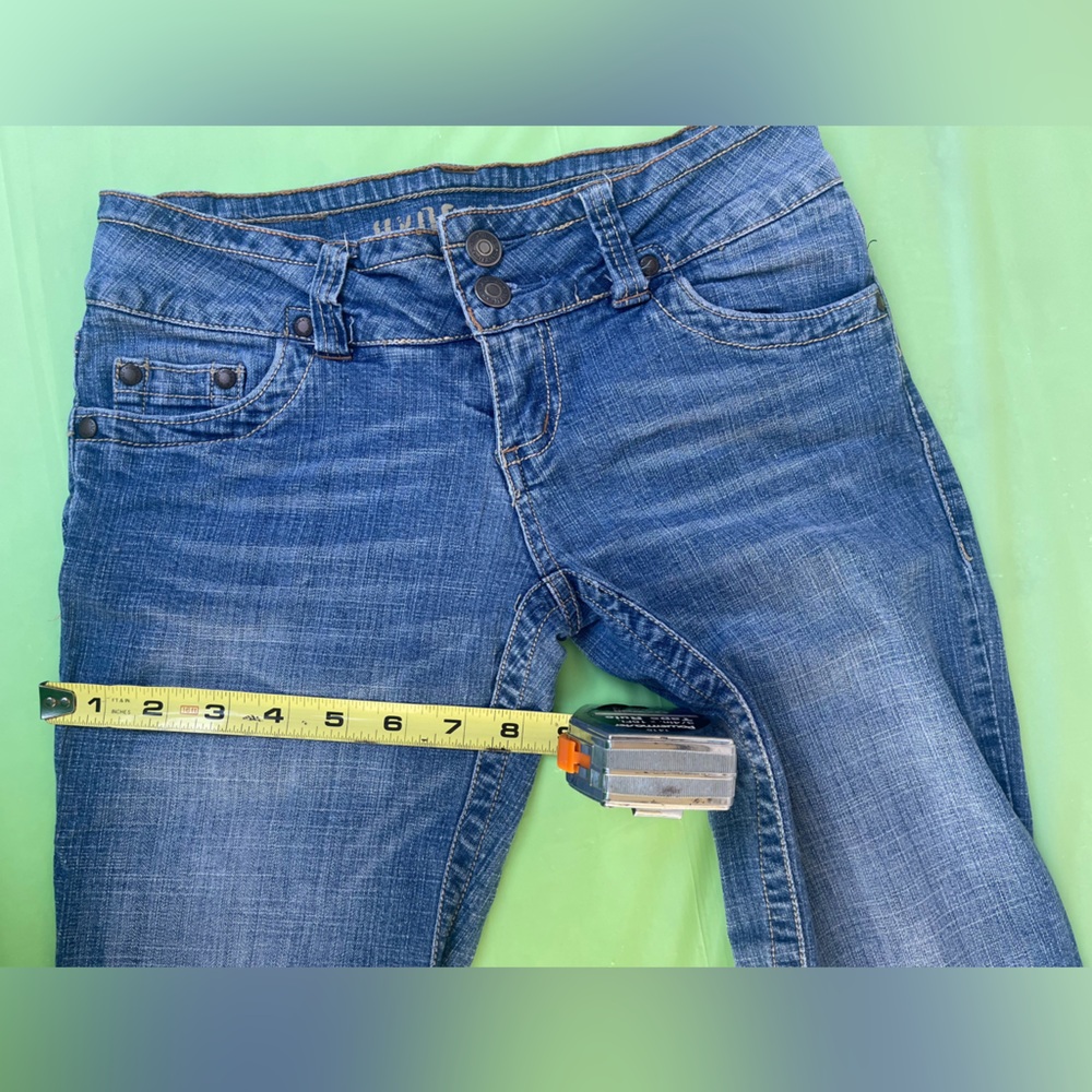 LOW RlCE FLARE LEGS VlNTAGE JEANS 
SIZE 1/2 JUNIORS - Picture 8 of 12